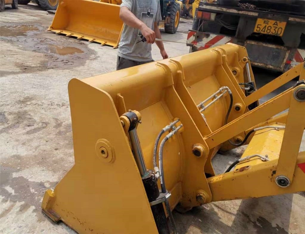 CAT 430F - Экскаватор-погрузчик: фото 3 CAT 430F - Экскаватор-погрузчик: фото 3