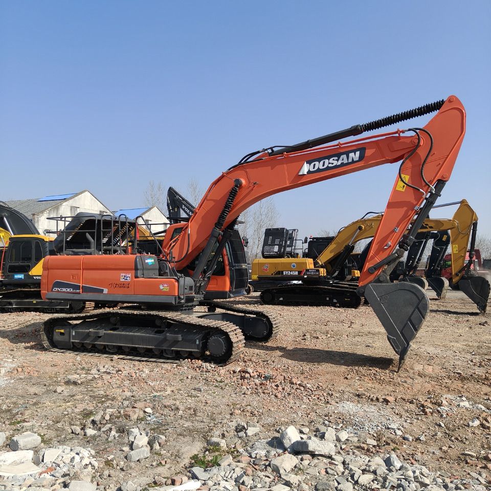 DOOSAN DX225LCA - Гусеничный экскаватор: фото 1 DOOSAN DX225LCA - Гусеничный экскаватор: фото 1