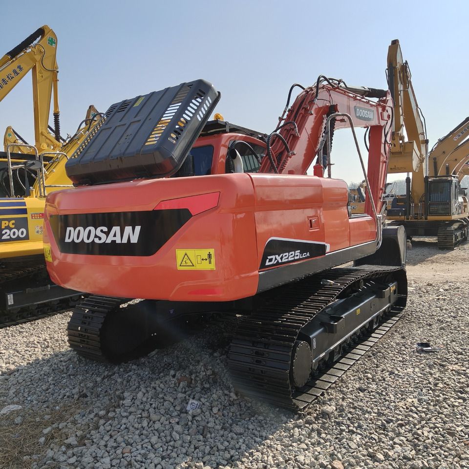 DOOSAN DX225LCA - Гусеничный экскаватор: фото 2 DOOSAN DX225LCA - Гусеничный экскаватор: фото 2