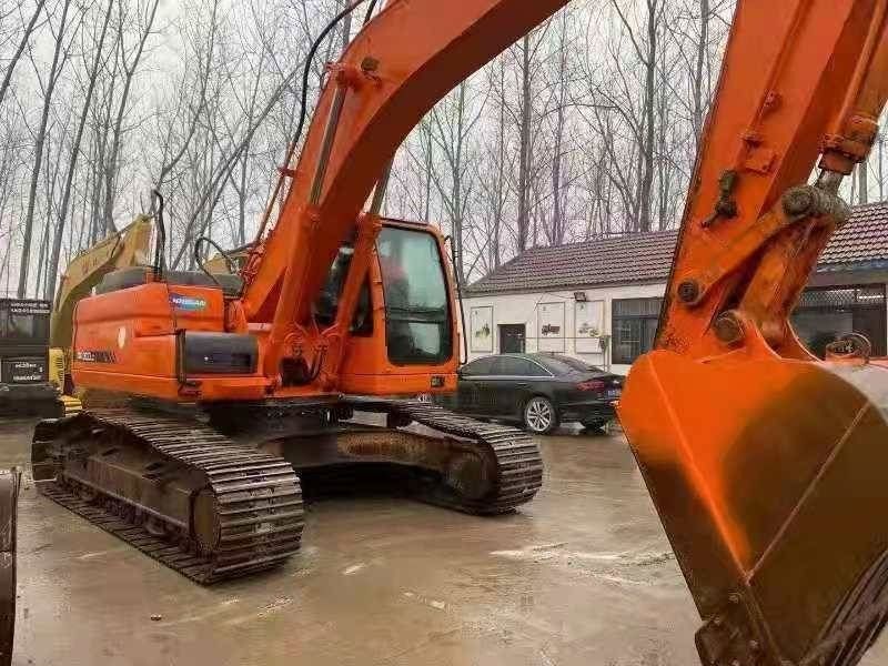 Doosan DX300LC - Гусеничный экскаватор: фото 3 Doosan DX300LC - Гусеничный экскаватор: фото 3
