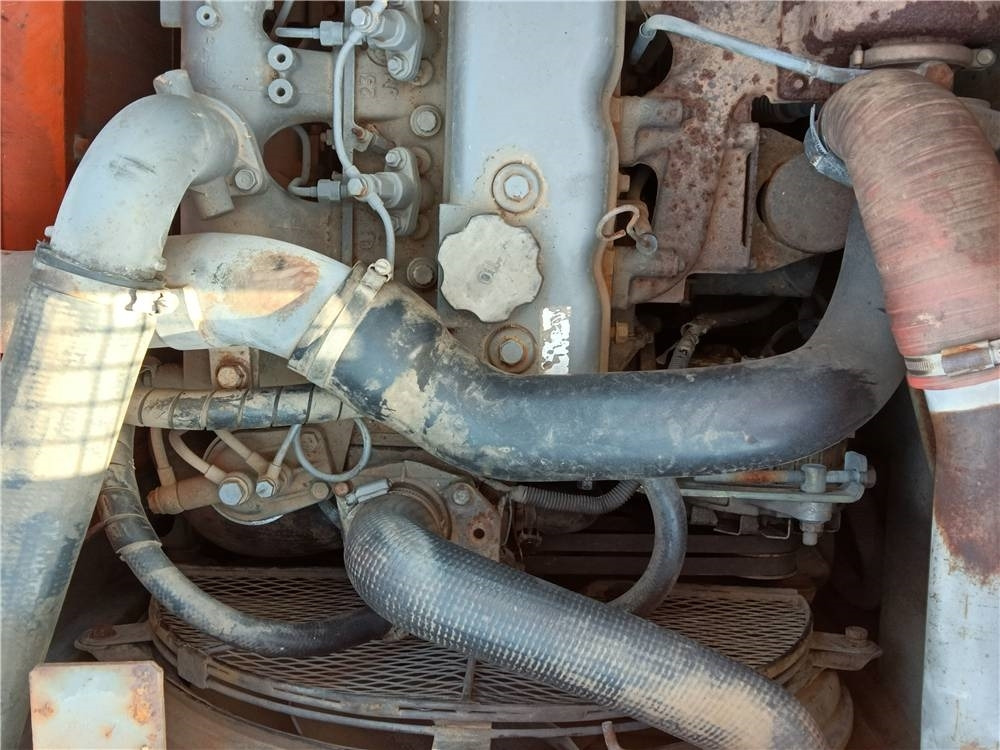 Hitachi ZX135US - Гусеничный экскаватор: фото 3 Hitachi ZX135US - Гусеничный экскаватор: фото 3