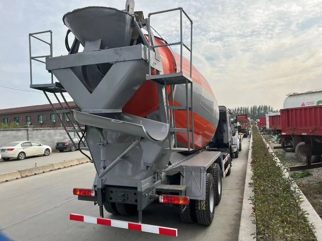 Howo 371 6x4 - Автобетоносмеситель: фото 4 Howo 371 6x4 - Автобетоносмеситель: фото 4