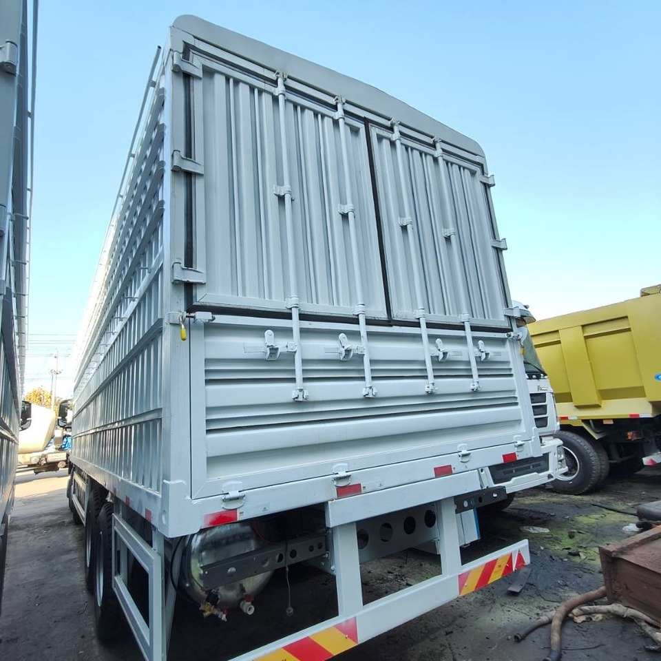 Самосвал Howo 371 8x4: фото 8