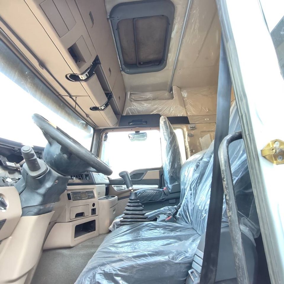 Самосвал Howo 371 8x4: фото 7