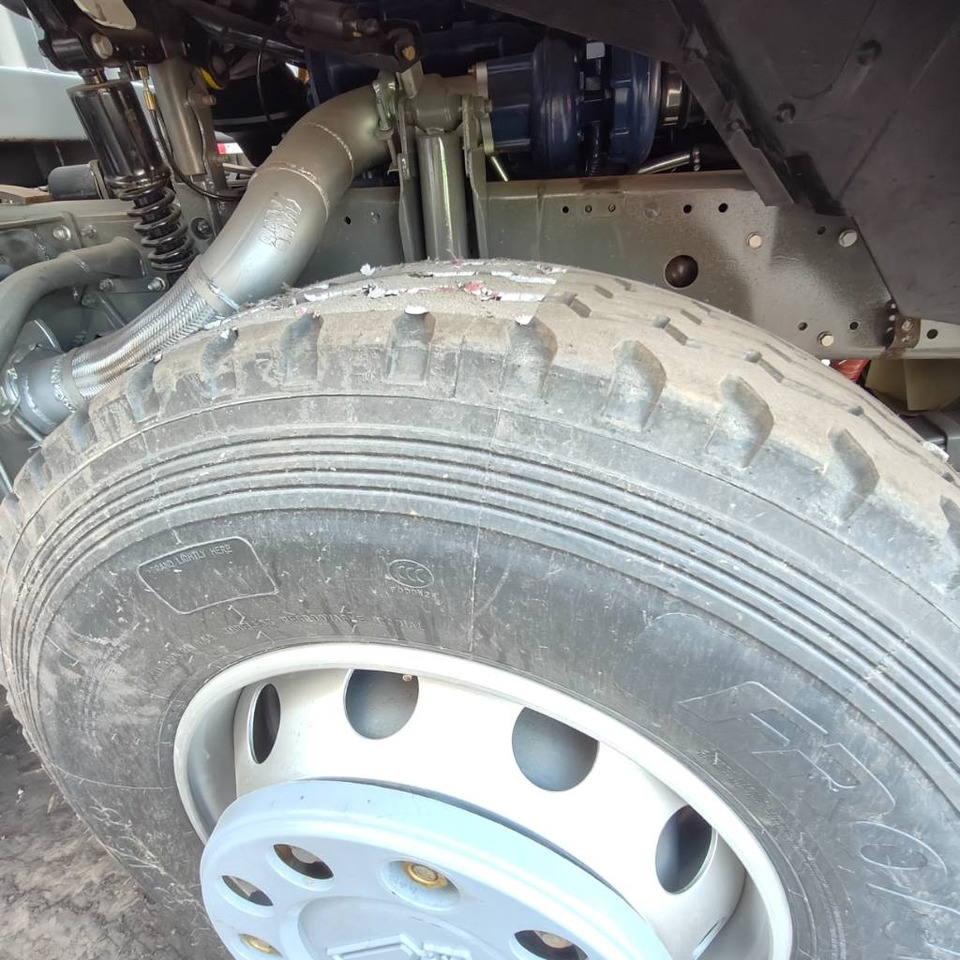 Самосвал Howo 371 8x4: фото 11