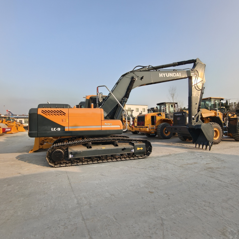 Hyundai R220LC-9S - Гусеничный экскаватор: фото 1 Hyundai R220LC-9S - Гусеничный экскаватор: фото 1