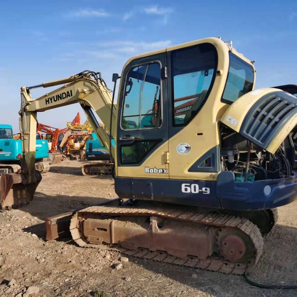 Hyundai R60-9 - Мини-экскаватор: фото 1 Hyundai R60-9 - Мини-экскаватор: фото 1