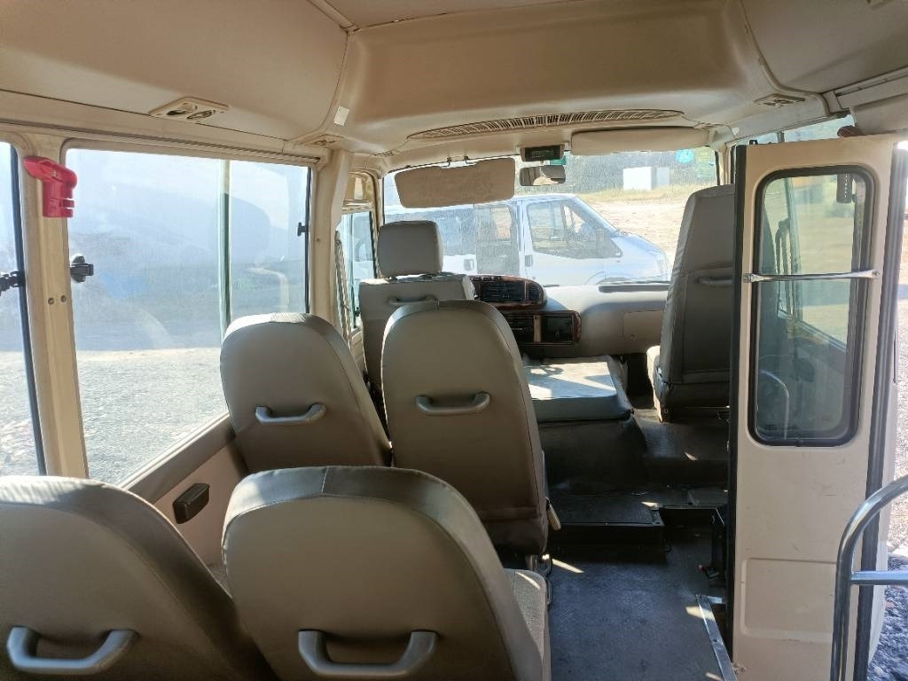 Toyota Coaster Bus - Микроавтобус, Пассажирский фургон: фото 5 Toyota Coaster Bus - Микроавтобус, Пассажирский фургон: фото 5