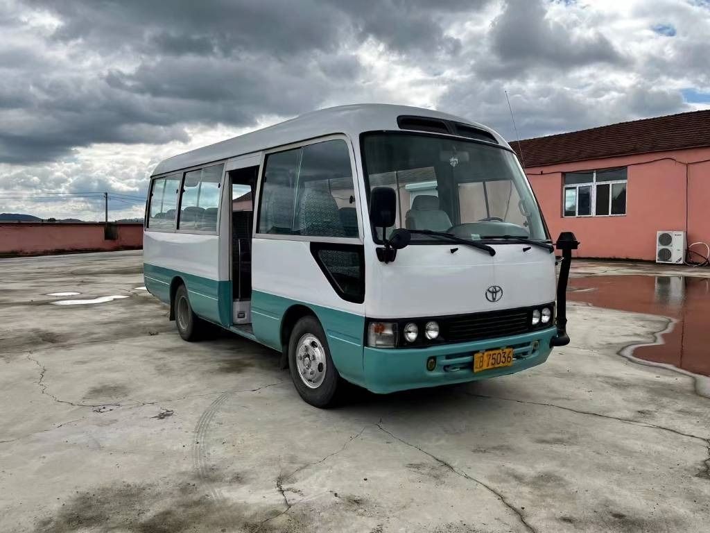 Toyota Coaster Bus - Микроавтобус, Пассажирский фургон: фото 2 Toyota Coaster Bus - Микроавтобус, Пассажирский фургон: фото 2