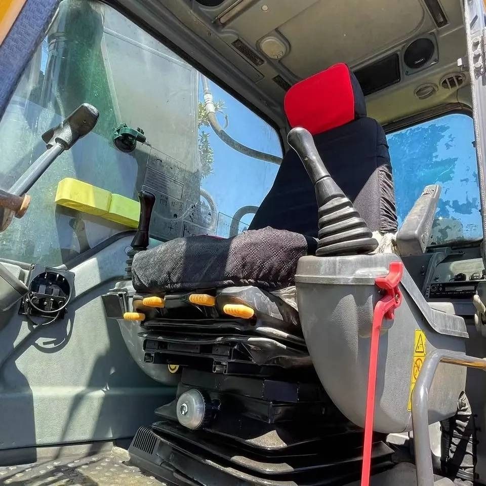 Volvo EC210B - Гусеничный экскаватор: фото 3 Volvo EC210B - Гусеничный экскаватор: фото 3