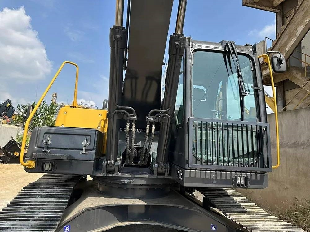 Volvo EC240D - Гусеничный экскаватор: фото 2 Volvo EC240D - Гусеничный экскаватор: фото 2