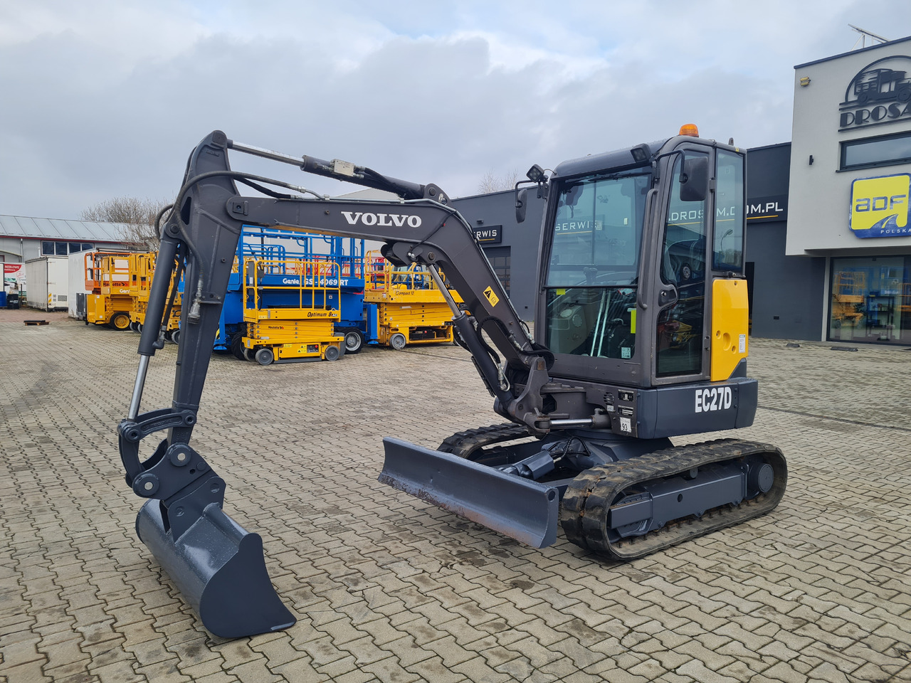 Volvo EC27D - Мини-экскаватор: фото 1 Volvo EC27D - Мини-экскаватор: фото 1