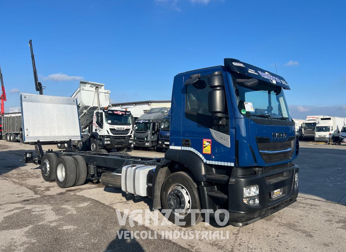 IVECO IVECO 260S40 STRALIS - Грузовик-шасси: фото 1 IVECO IVECO 260S40 STRALIS - Грузовик-шасси: фото 1