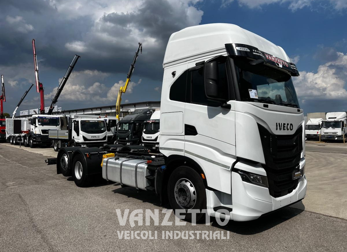 IVECO IVECO 260S51 STRALIS - Грузовик-шасси: фото 1 IVECO IVECO 260S51 STRALIS - Грузовик-шасси: фото 1