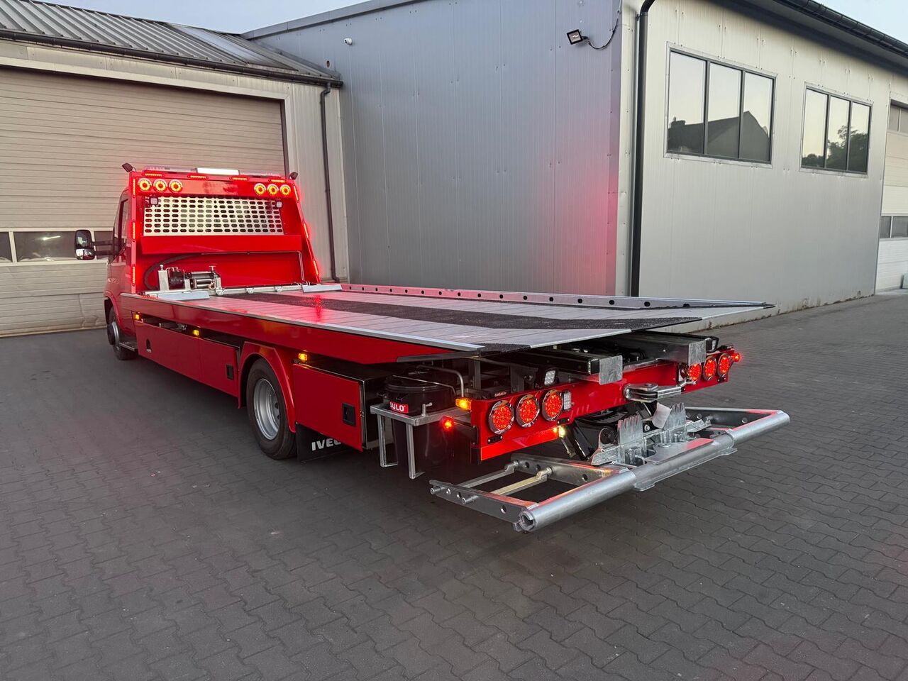 IVECO Daily 70C18 H/P - Эвакуатор: фото 4 IVECO Daily 70C18 H/P - Эвакуатор: фото 4