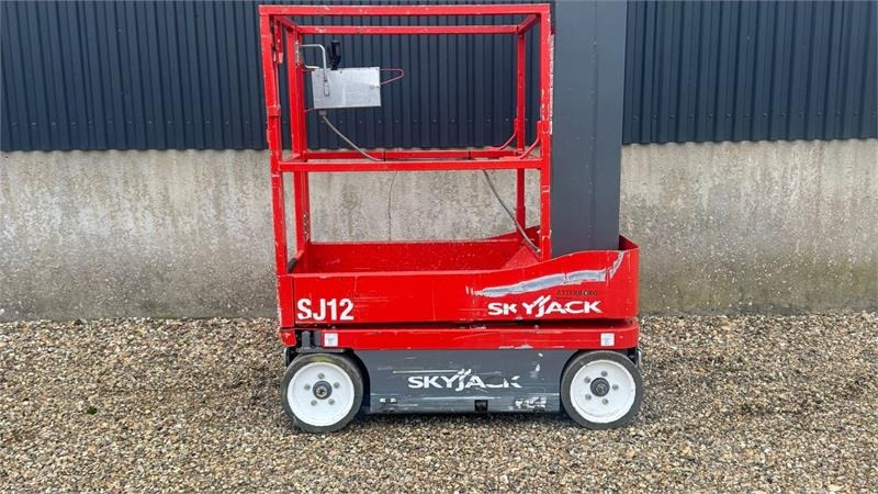 SkyJack SJ12 - Вертикальный мачтовый подъемник: фото 1 SkyJack SJ12 - Вертикальный мачтовый подъемник: фото 1