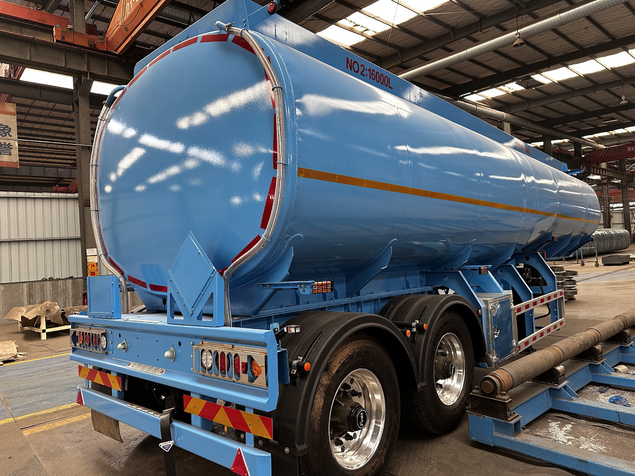 ZW Group 2 Axle Fuel Tanker Trailer - Полуприцеп-цистерна: фото 2 ZW Group 2 Axle Fuel Tanker Trailer - Полуприцеп-цистерна: фото 2