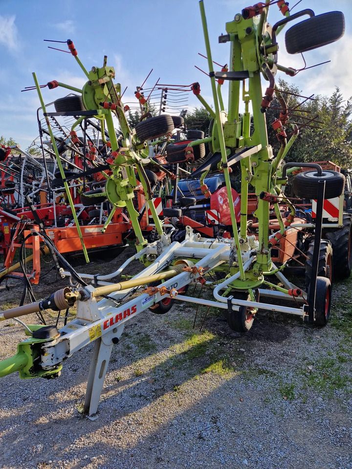 CLAAS VOLTO 900 T - Сеноворошилка: фото 1 CLAAS VOLTO 900 T - Сеноворошилка: фото 1