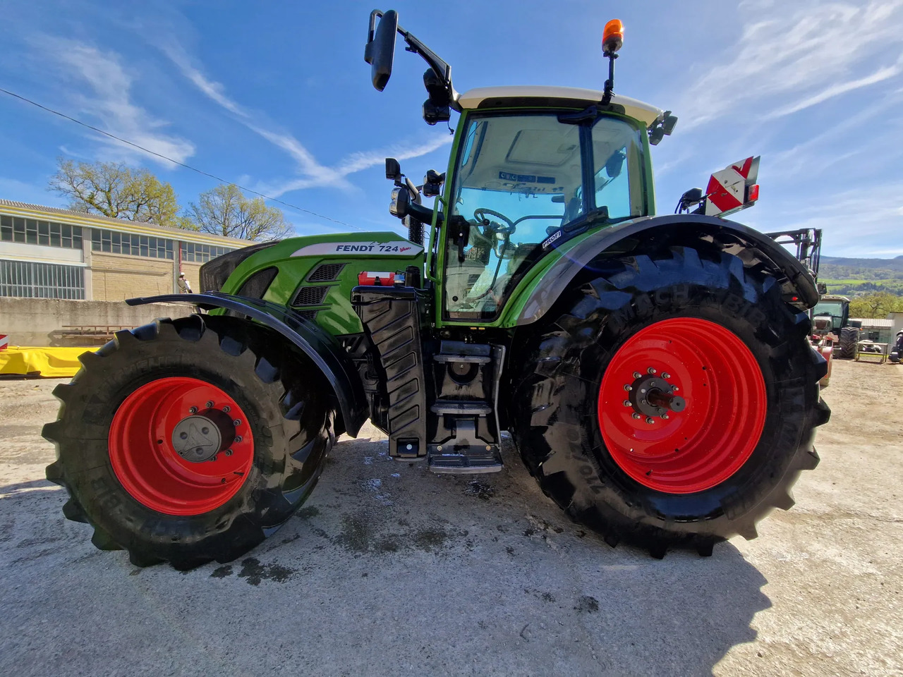 FENDT 724 PROFI - Трактор: фото 5 FENDT 724 PROFI - Трактор: фото 5