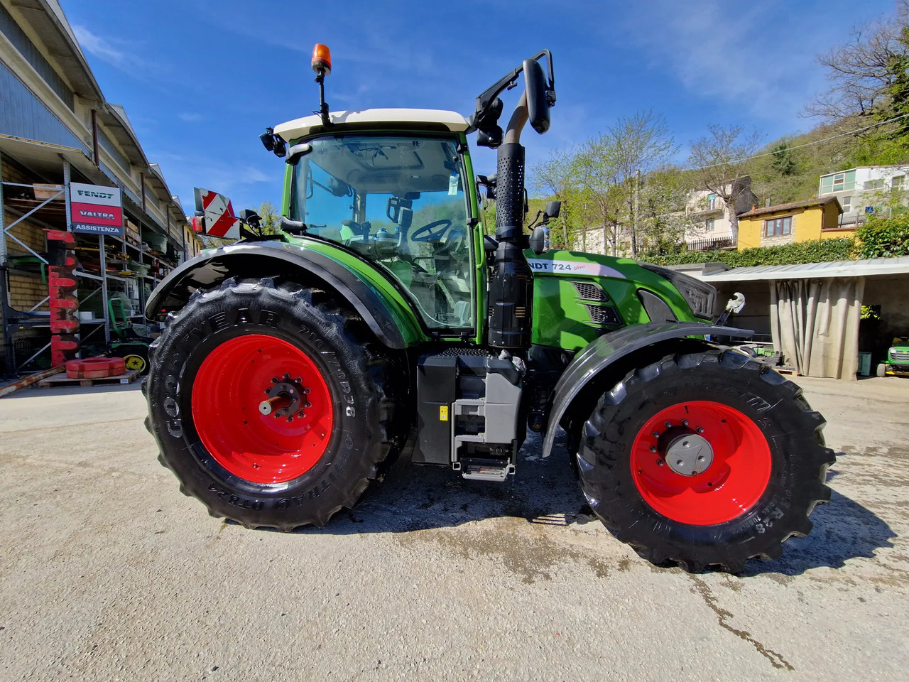 FENDT 724 PROFI - Трактор: фото 2 FENDT 724 PROFI - Трактор: фото 2