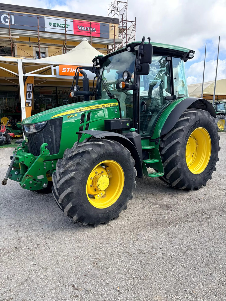 JOHN DEERE 5100R - Трактор: фото 1 JOHN DEERE 5100R - Трактор: фото 1