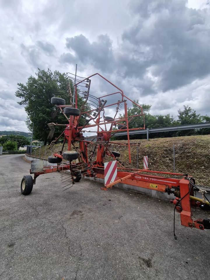 KUHN GA 7301 - Сеноворошилка: фото 1 KUHN GA 7301 - Сеноворошилка: фото 1