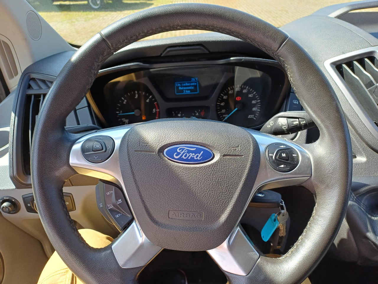 FORD TRANSIT - Малотоннажный бортовой грузовик: фото 2 FORD TRANSIT - Малотоннажный бортовой грузовик: фото 2