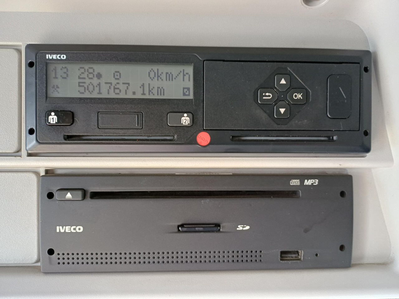 IVECO STRALIS AD190S31 - Грузовик-контейнеровоз/ Сменный кузов: фото 2 IVECO STRALIS AD190S31 - Грузовик-контейнеровоз/ Сменный кузов: фото 2