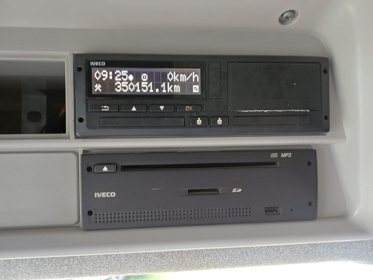 IVECO STRALIS AT320S46 4 ASSI - Грузовик бортовой/ Платформа: фото 2 IVECO STRALIS AT320S46 4 ASSI - Грузовик бортовой/ Платформа: фото 2