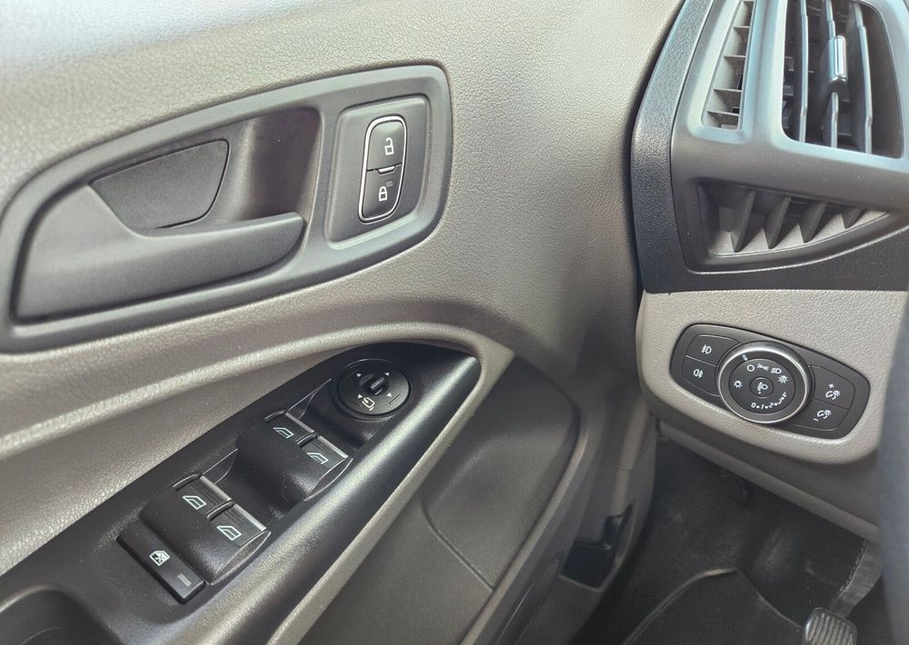 Микроавтобус, Пассажирский фургон Ford Transit Connect: фото 22 Микроавтобус, Пассажирский фургон Ford Transit Connect: фото 22