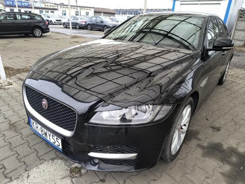 Jaguar XF R-Sport AWD Sedan - Седан: фото 1 Jaguar XF R-Sport AWD Sedan - Седан: фото 1