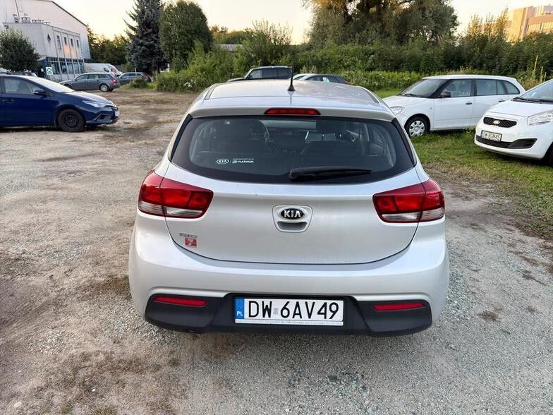 Kia Rio Kompakt - Легковой автомобиль: фото 4 Kia Rio Kompakt - Легковой автомобиль: фото 4