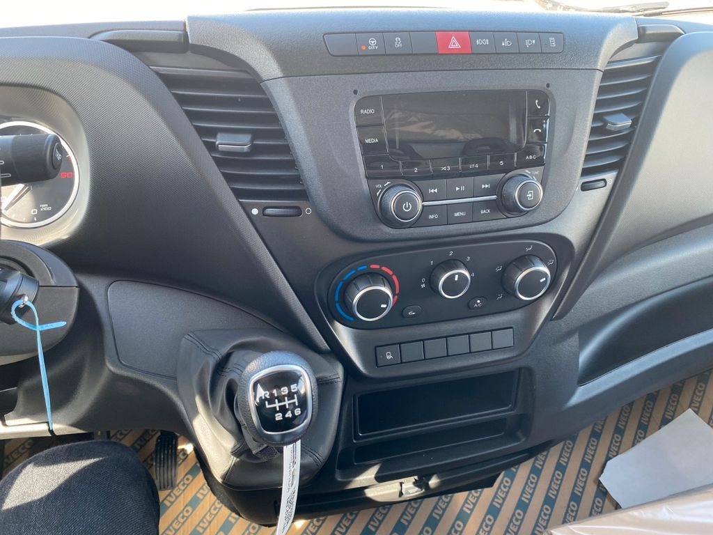 Iveco Daily Koffer mit LBW SOFORT Euro6E Iveco Daily Koffer mit LBW SOFORT Euro6E - Малотоннажный фургон: фото 3 Iveco Daily Koffer mit LBW SOFORT Euro6E Iveco Daily Koffer mit LBW SOFORT Euro6E - Малотоннажный фургон: фото 3