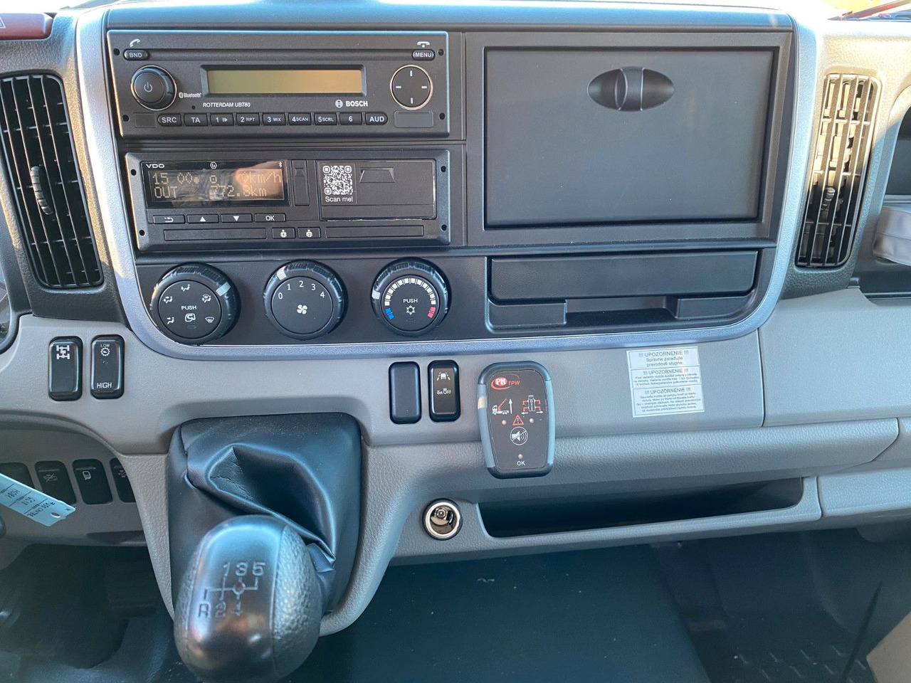 Mitsubishi FUSO CANTER 6C18 4WD PRITSCHE+PM 6522P KRAN - Малотоннажный бортовой грузовик: фото 5 Mitsubishi FUSO CANTER 6C18 4WD PRITSCHE+PM 6522P KRAN - Малотоннажный бортовой грузовик: фото 5