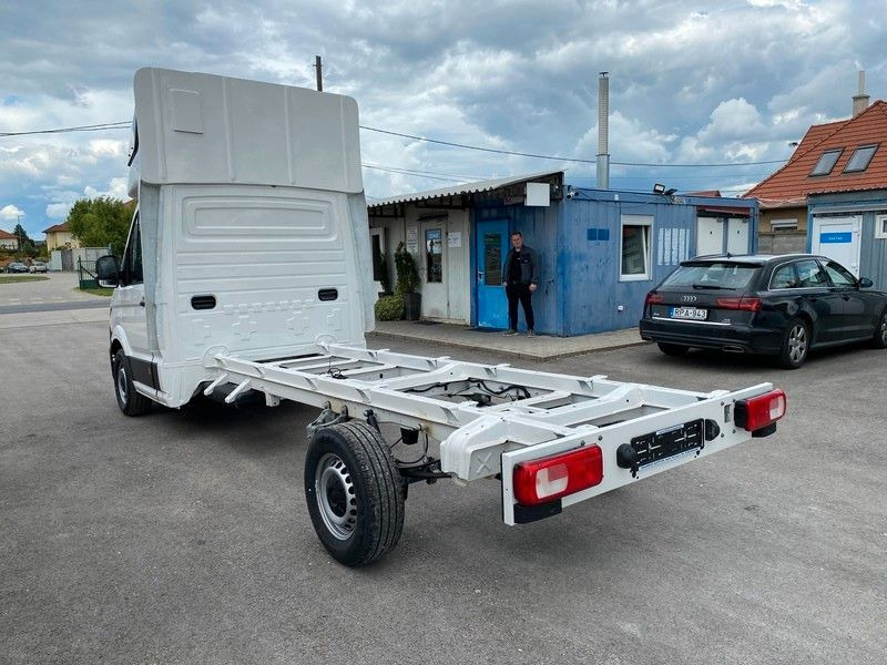 Volkswagen Crafter Pritsche Pritsche 35 lang FWD - Малотоннажный бортовой грузовик: фото 3 Volkswagen Crafter Pritsche Pritsche 35 lang FWD - Малотоннажный бортовой грузовик: фото 3