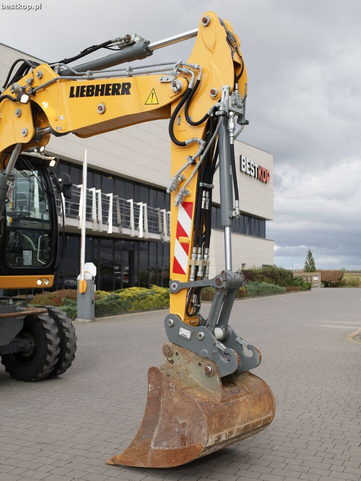 Колёсный экскаватор LIEBHERR A910 Compact: фото 18 Колёсный экскаватор LIEBHERR A910 Compact: фото 18