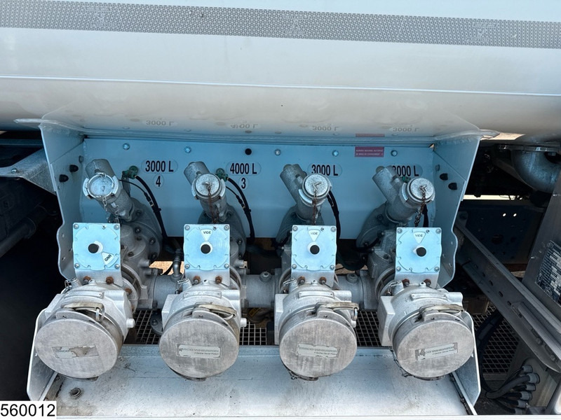 Iveco Eurocargo 190EL28 EURO 5, FUEL, 13390 liter, 4 Comp, Magyar - Грузовик-цистерна: фото 5 Iveco Eurocargo 190EL28 EURO 5, FUEL, 13390 liter, 4 Comp, Magyar - Грузовик-цистерна: фото 5