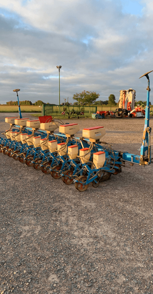 MONOSEM 12 RANGS-45CM - Сеялка точного высева: фото 5 MONOSEM 12 RANGS-45CM - Сеялка точного высева: фото 5