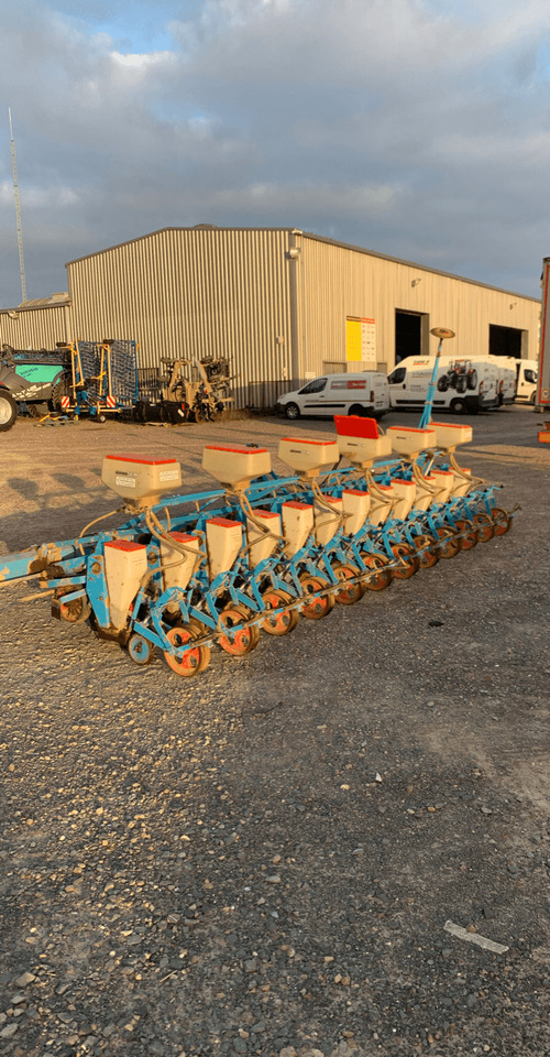 MONOSEM 12 RANGS-45CM - Сеялка точного высева: фото 1 MONOSEM 12 RANGS-45CM - Сеялка точного высева: фото 1