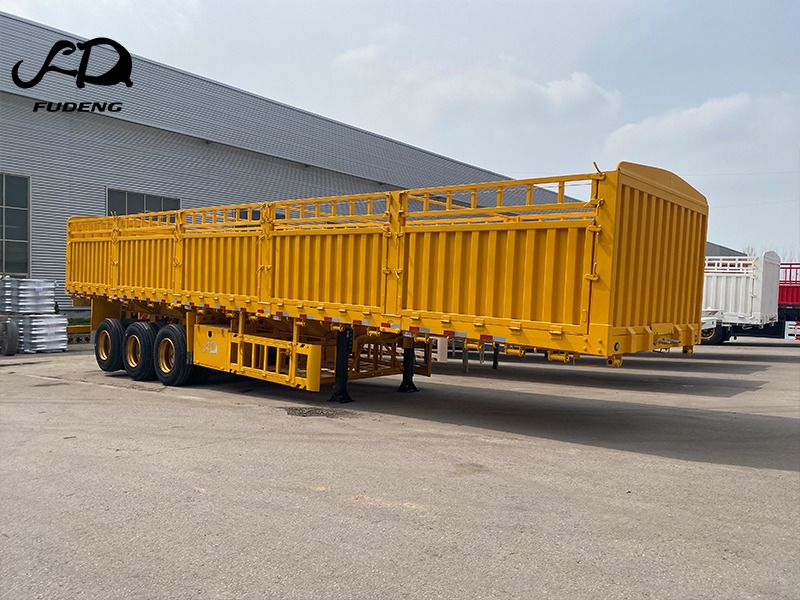 FUDENG Customized Tri Axle 13M Fence Semi Trailer - Полуприцеп для перевозки животных: фото 1 FUDENG Customized Tri Axle 13M Fence Semi Trailer - Полуприцеп для перевозки животных: фото 1