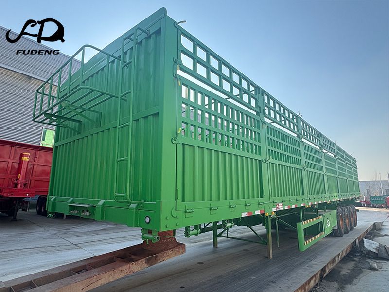 FUDNG Customized 4 Axle Fence Semi Trailer - Полуприцеп для перевозки животных: фото 2 FUDNG Customized 4 Axle Fence Semi Trailer - Полуприцеп для перевозки животных: фото 2