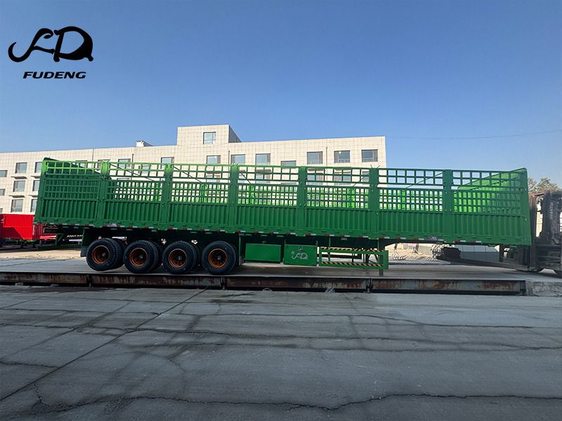 FUDNG Customized 4 Axle Fence Semi Trailer - Полуприцеп для перевозки животных: фото 5 FUDNG Customized 4 Axle Fence Semi Trailer - Полуприцеп для перевозки животных: фото 5