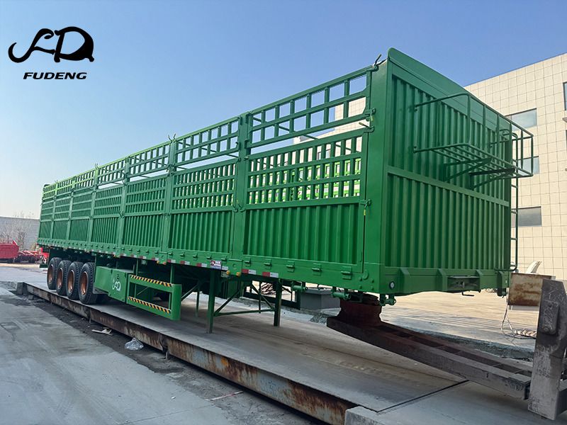 FUDNG Customized 4 Axle Fence Semi Trailer - Полуприцеп для перевозки животных: фото 4 FUDNG Customized 4 Axle Fence Semi Trailer - Полуприцеп для перевозки животных: фото 4