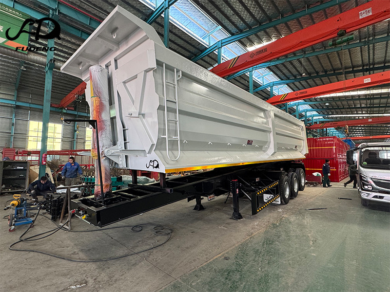 FUDENG 3 Axle Rear Dump Semi Trailer - Самосвальный полуприцеп: фото 3 FUDENG 3 Axle Rear Dump Semi Trailer - Самосвальный полуприцеп: фото 3
