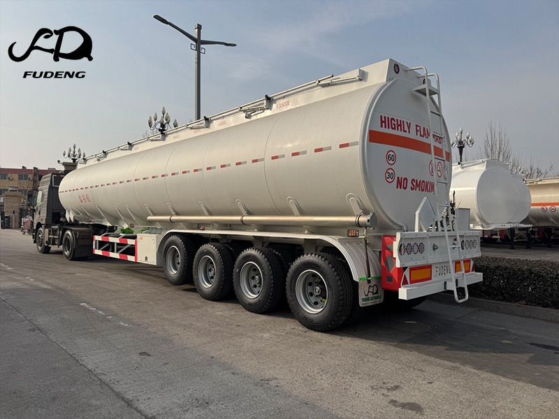 FUDENG Customized 4 Axle Oil Tanker Trailer - Полуприцеп-цистерна: фото 4 FUDENG Customized 4 Axle Oil Tanker Trailer - Полуприцеп-цистерна: фото 4