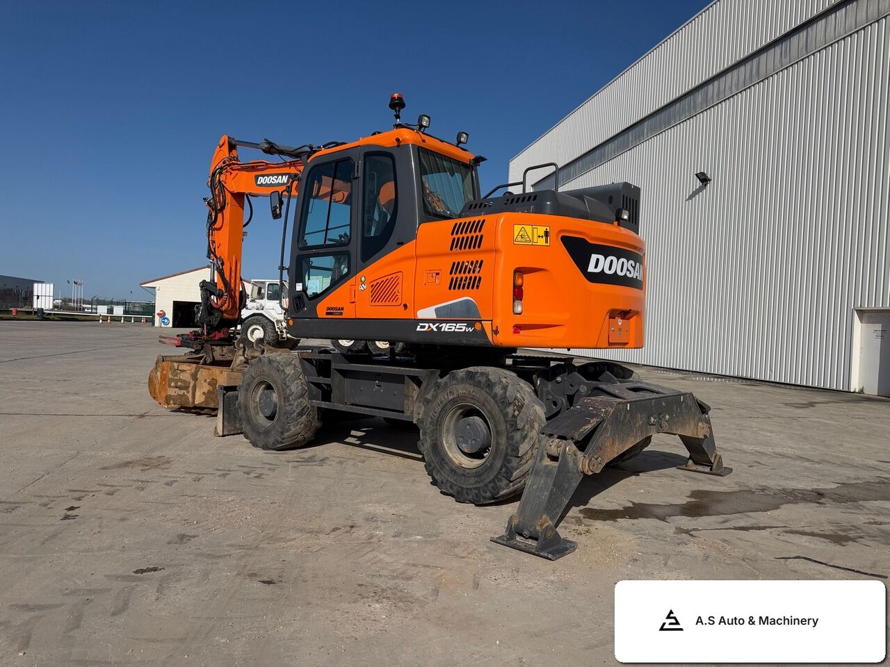 DOOSAN DX165W-5 - Колёсный экскаватор: фото 1 DOOSAN DX165W-5 - Колёсный экскаватор: фото 1