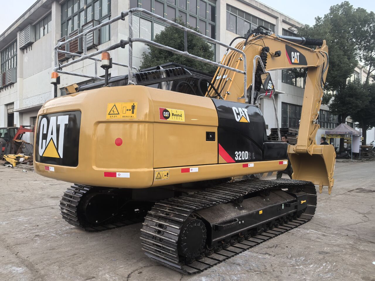 Экскаватор CATERPILLAR 320d2: фото 1