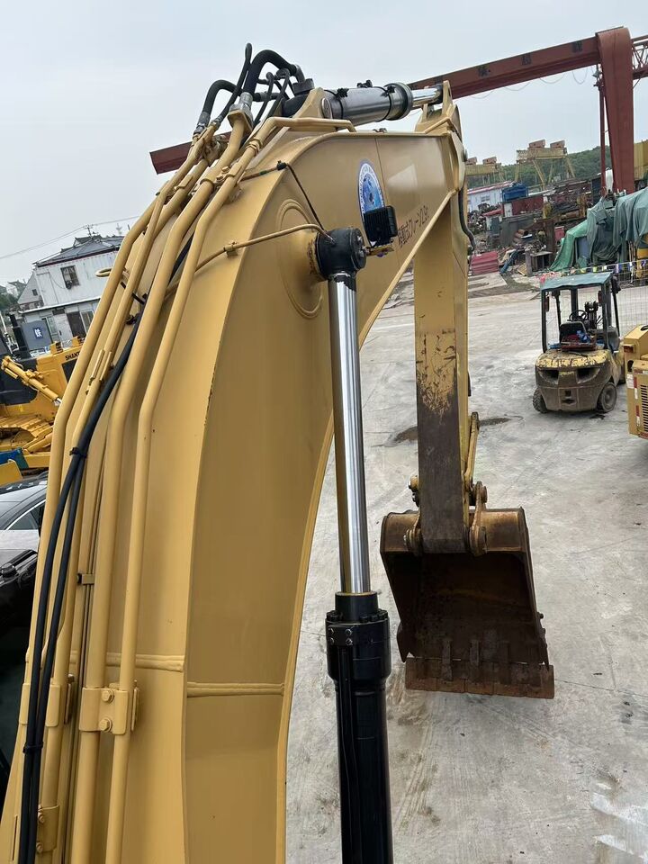 CATERPILLAR 320e - Гусеничный экскаватор: фото 2 CATERPILLAR 320e - Гусеничный экскаватор: фото 2