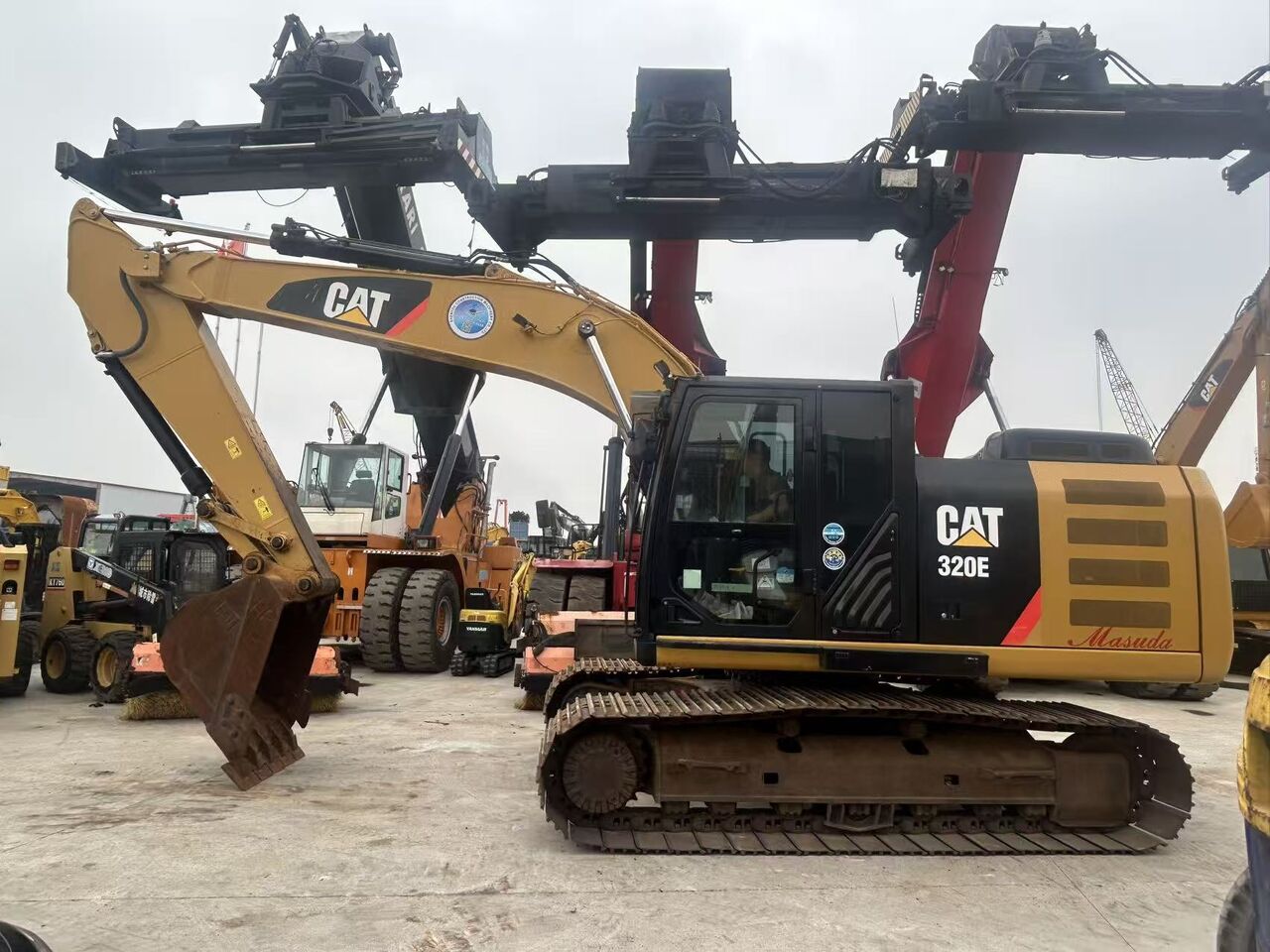 CATERPILLAR 320e - Гусеничный экскаватор: фото 3 CATERPILLAR 320e - Гусеничный экскаватор: фото 3