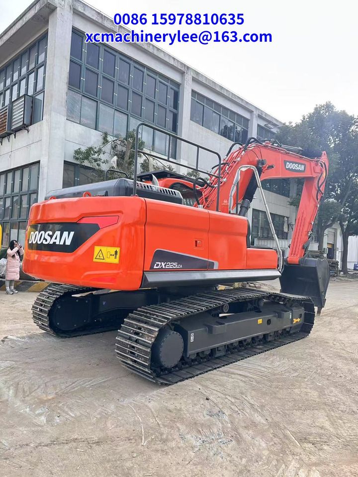 DOOSAN 225lc - Гусеничный экскаватор: фото 1 DOOSAN 225lc - Гусеничный экскаватор: фото 1